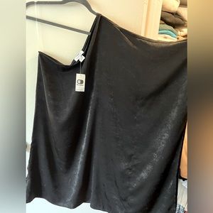 Black buckle one shoulder dress!